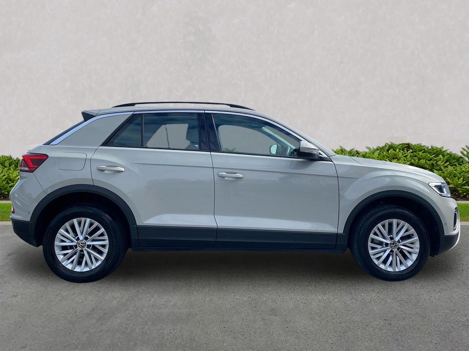 Used Volkswagen T-Roc 2023 for sale - 78195937: Photo 3