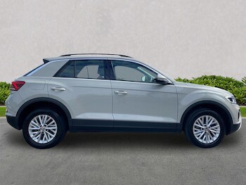 Used Volkswagen T-Roc 2023 for sale - 78195937: Photo