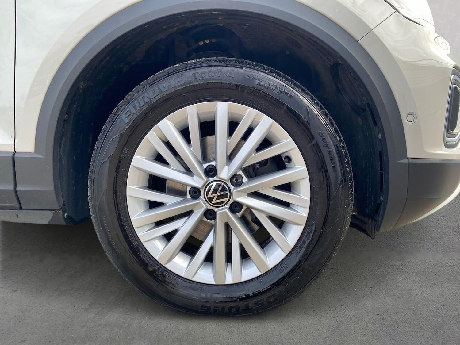 Used Volkswagen T-Roc 2023 for sale - 78195937: Photo 6