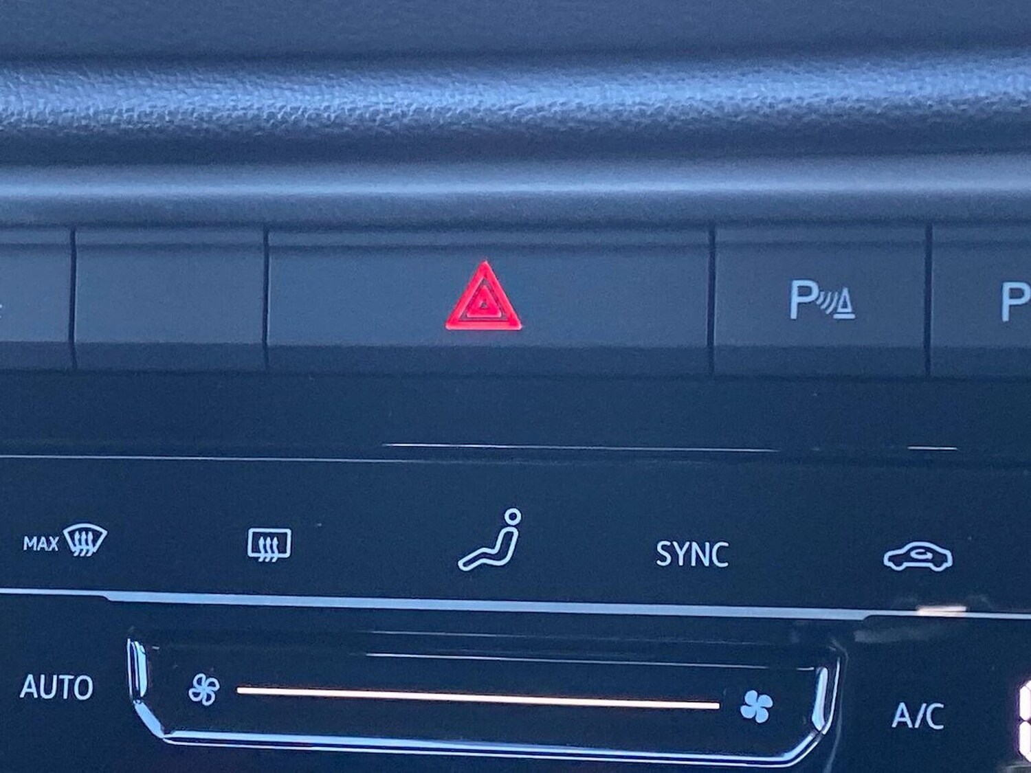 Used Volkswagen T-Roc 2025 for sale - 77488130: Photo 22