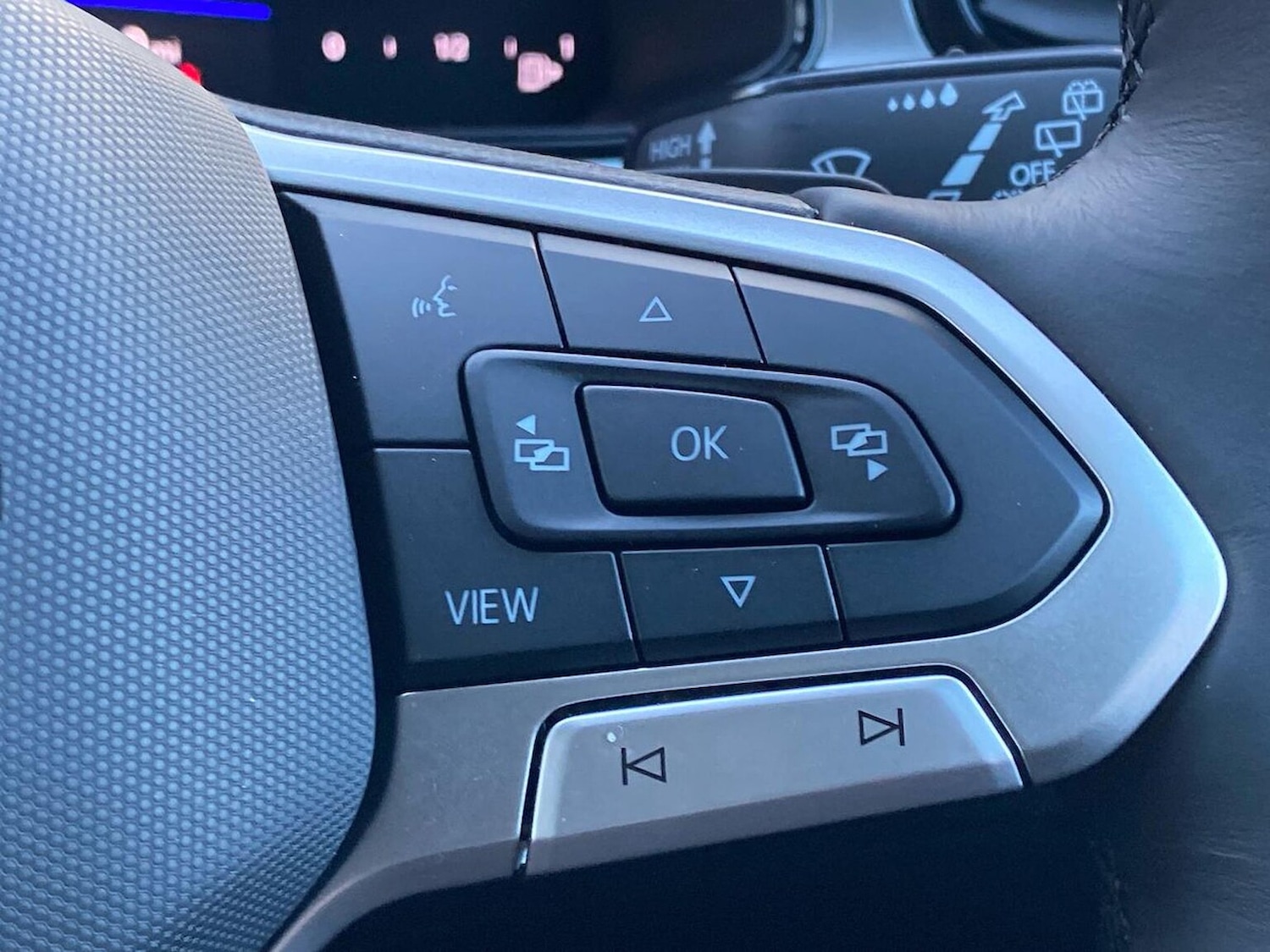 Used Volkswagen T-Roc 2025 for sale - 77488130: Photo 25