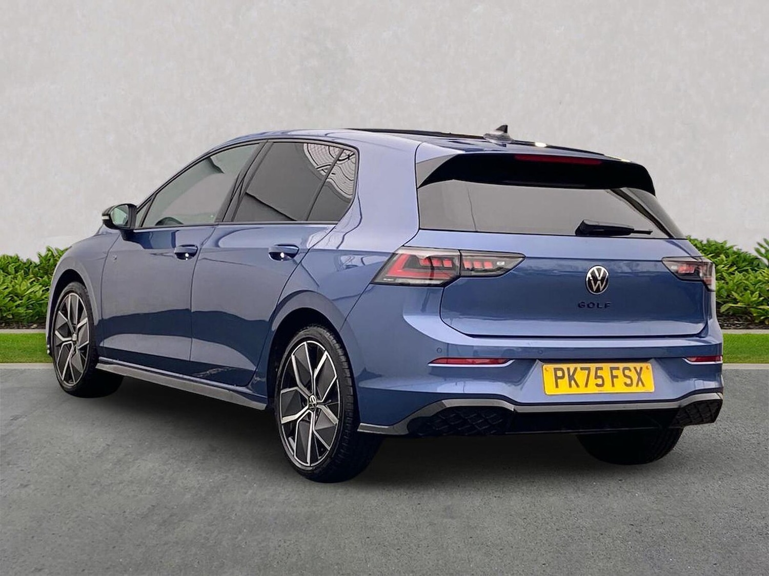 Used Volkswagen Golf 2025 for sale - 76986942: Photo 2