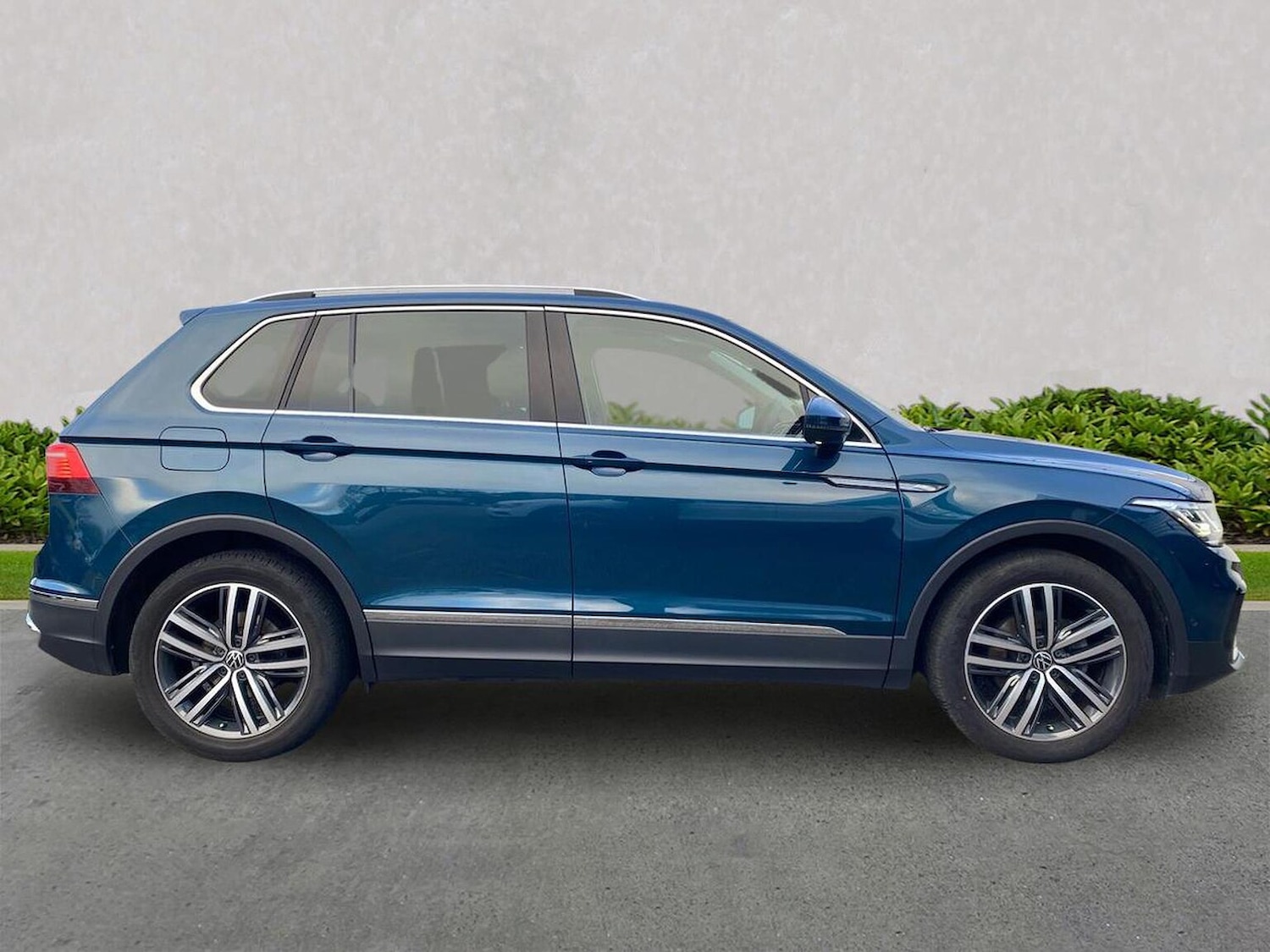 Used Volkswagen Tiguan 2023 for sale - 76637728: Photo 3