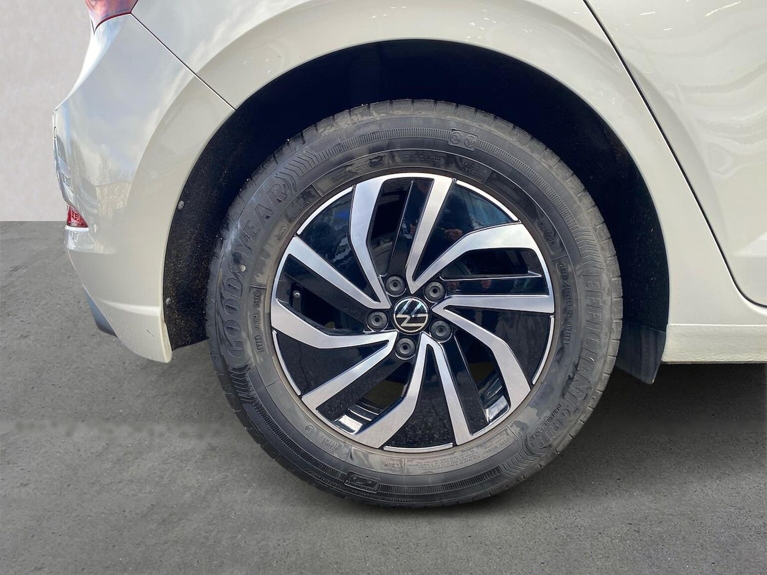 Used Volkswagen Polo 2024 for sale - 78064443: Photo 6