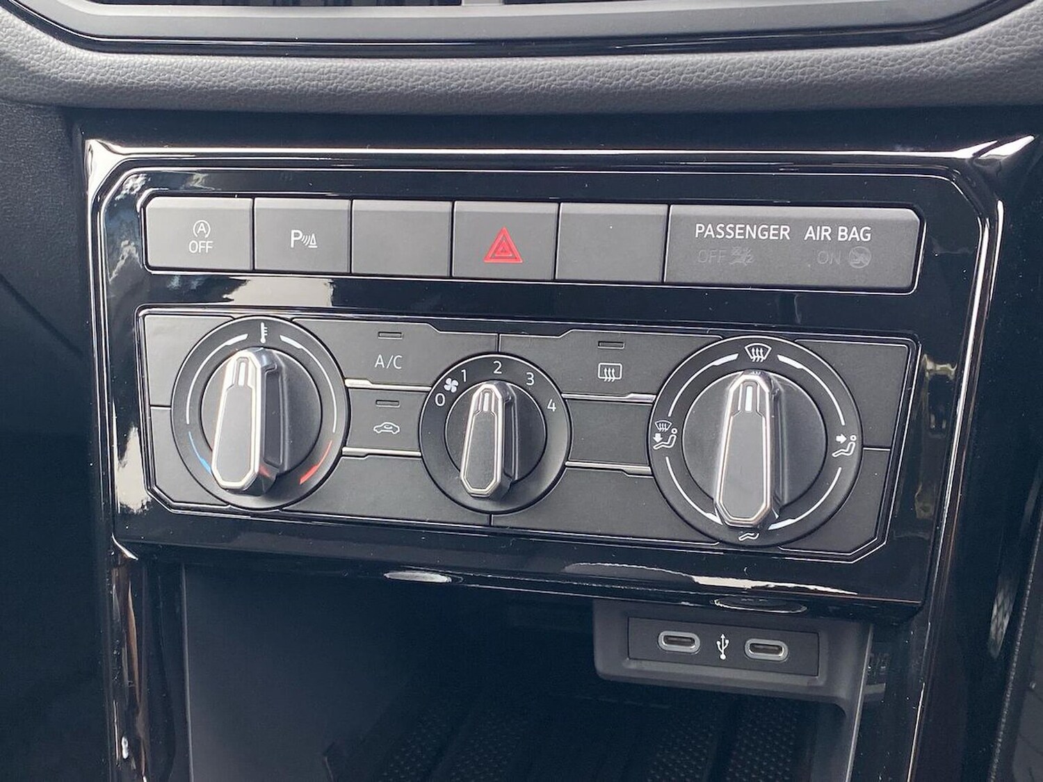 Used Volkswagen T-Cross 2025 for sale - 76198475: Photo 12