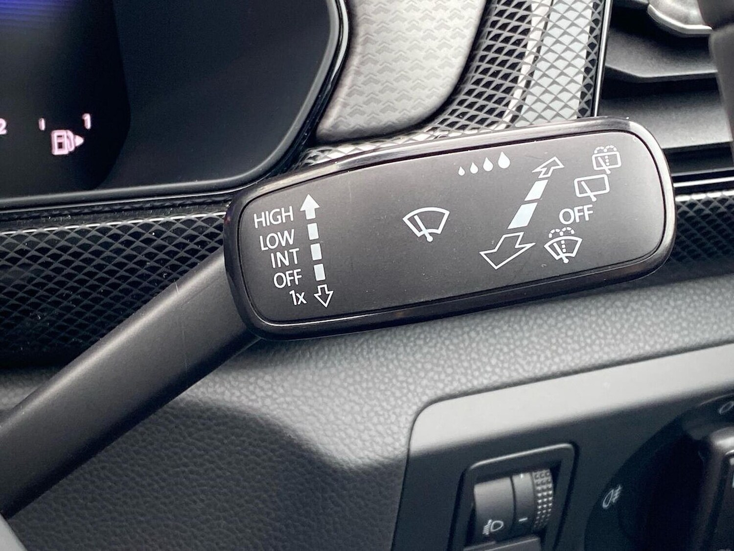 Used Volkswagen T-Cross 2025 for sale - 76198475: Photo 27