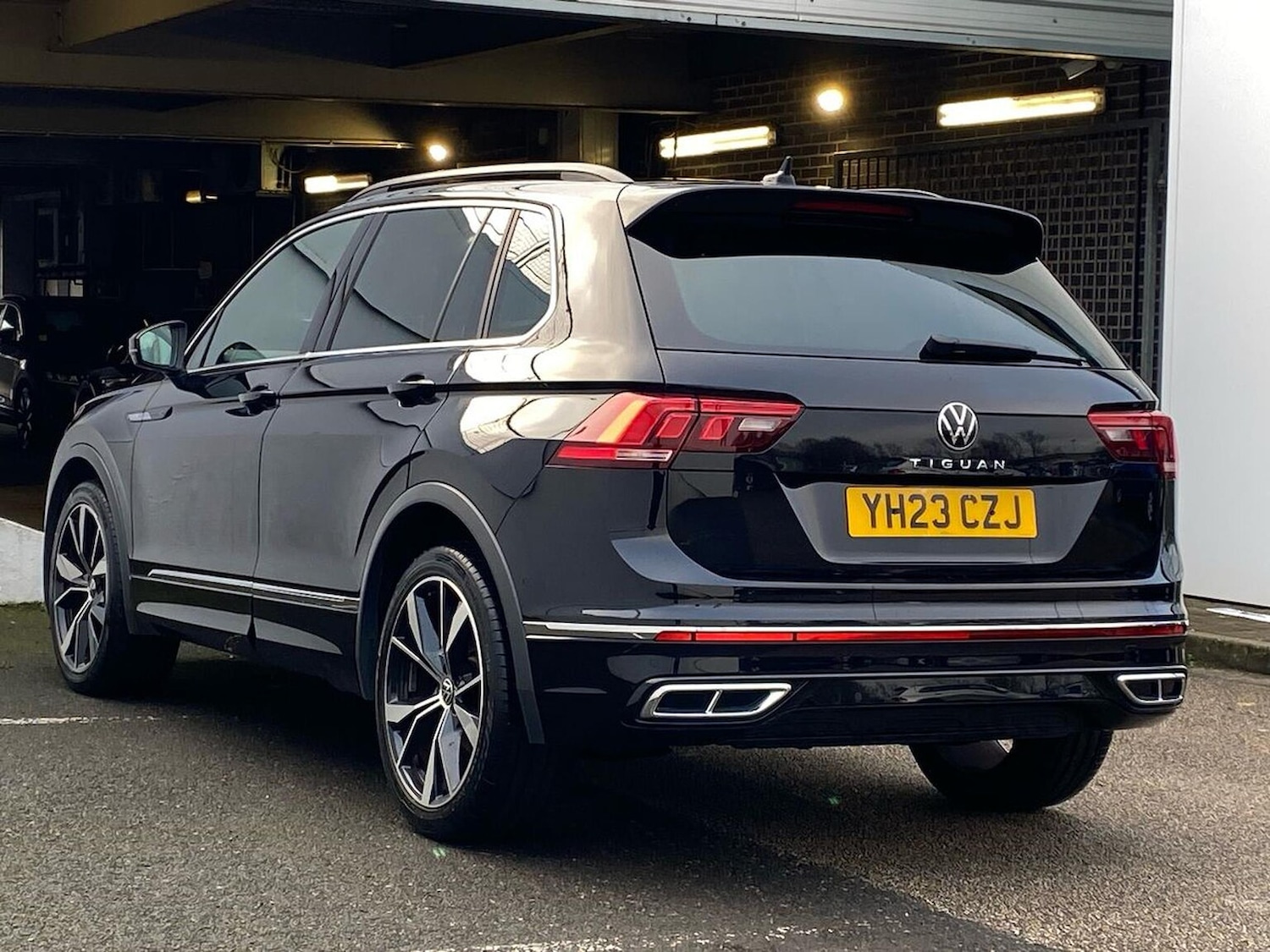 Used Volkswagen Tiguan 2023 for sale - 77662543: Photo 2