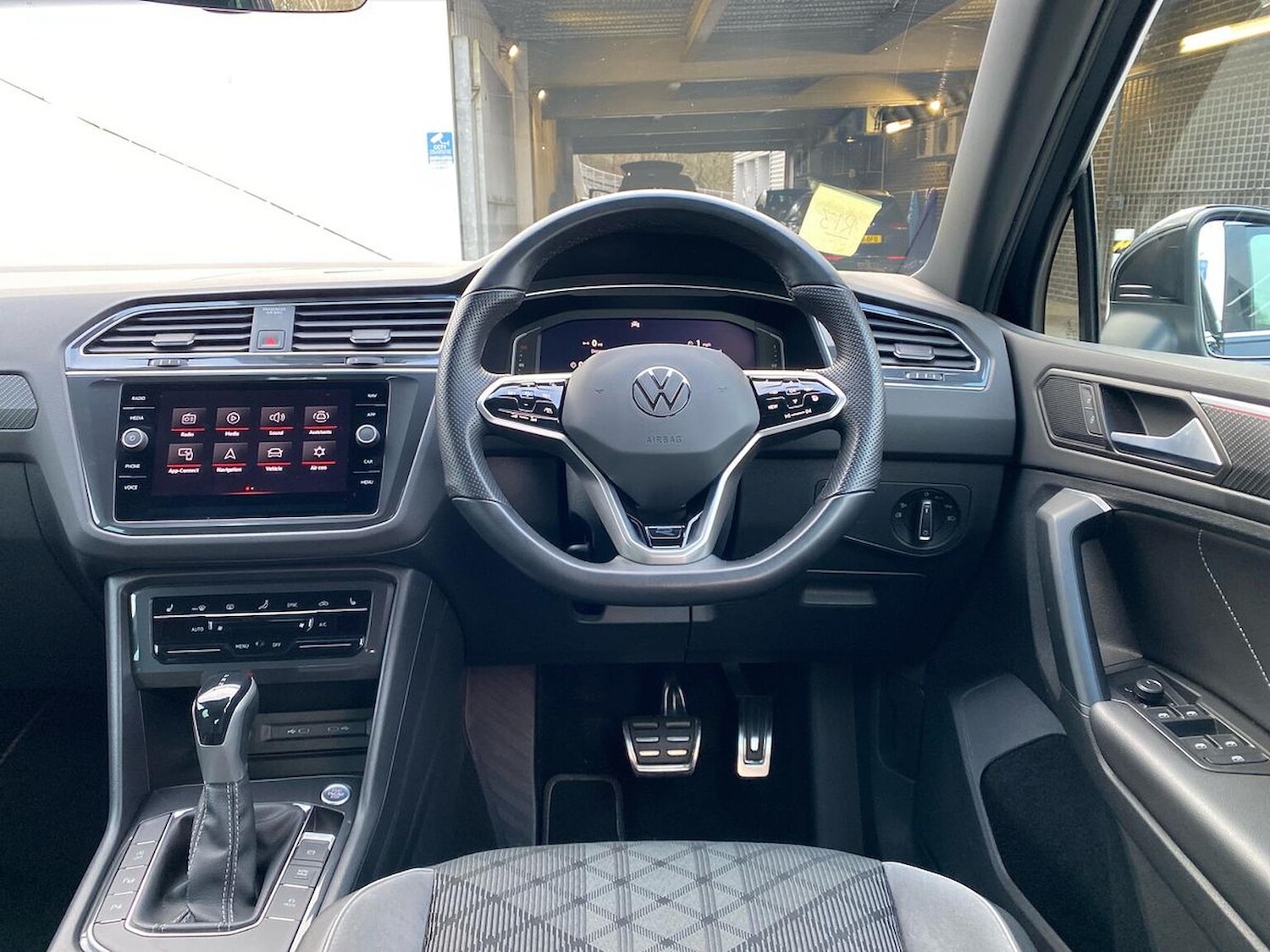Used Volkswagen Tiguan 2023 for sale - 77662543: Photo 9