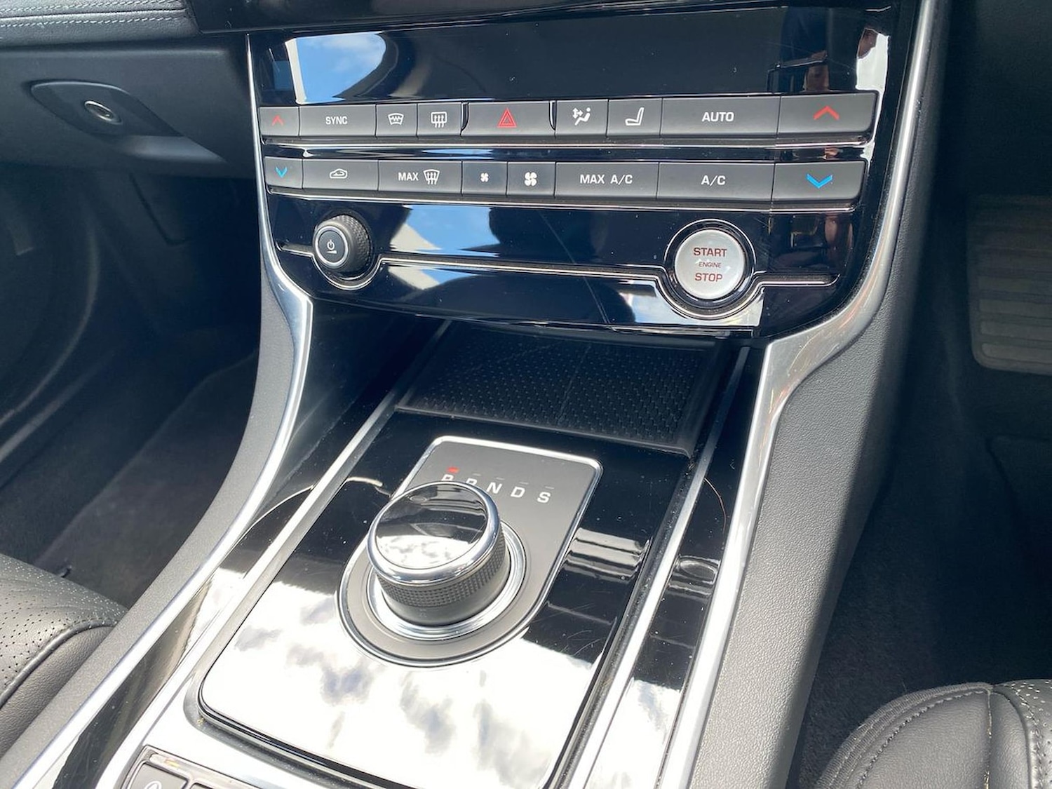 Used Jaguar XE 2016 for sale - 78195932: Photo 12