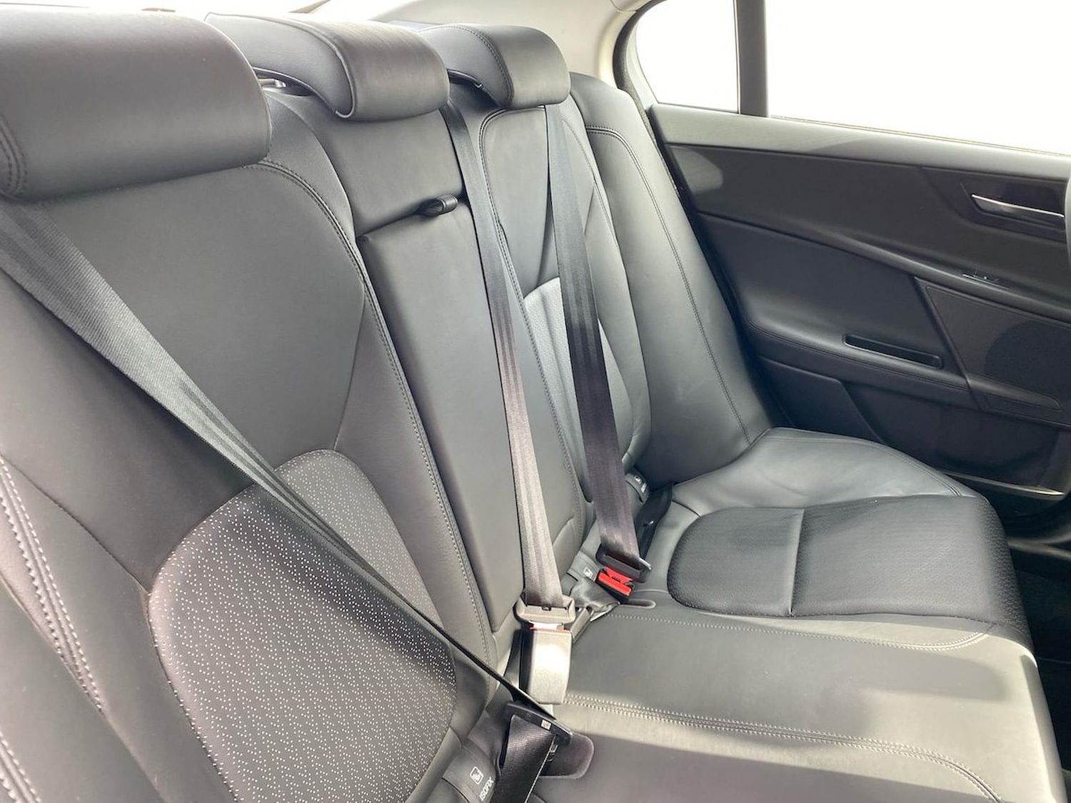 Used Jaguar XE 2016 for sale - 78195932: Photo 16