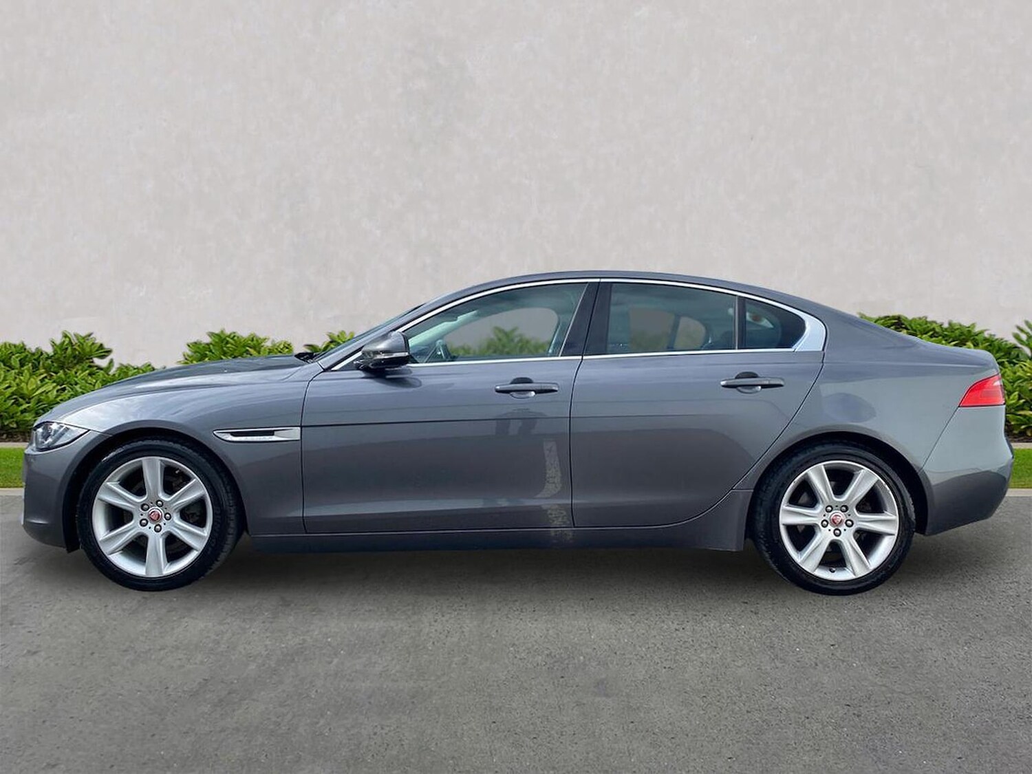 Used Jaguar XE 2016 for sale - 78195932: Photo 19