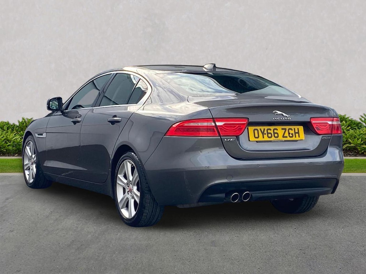 Used Jaguar XE 2016 for sale - 78195932: Photo 2
