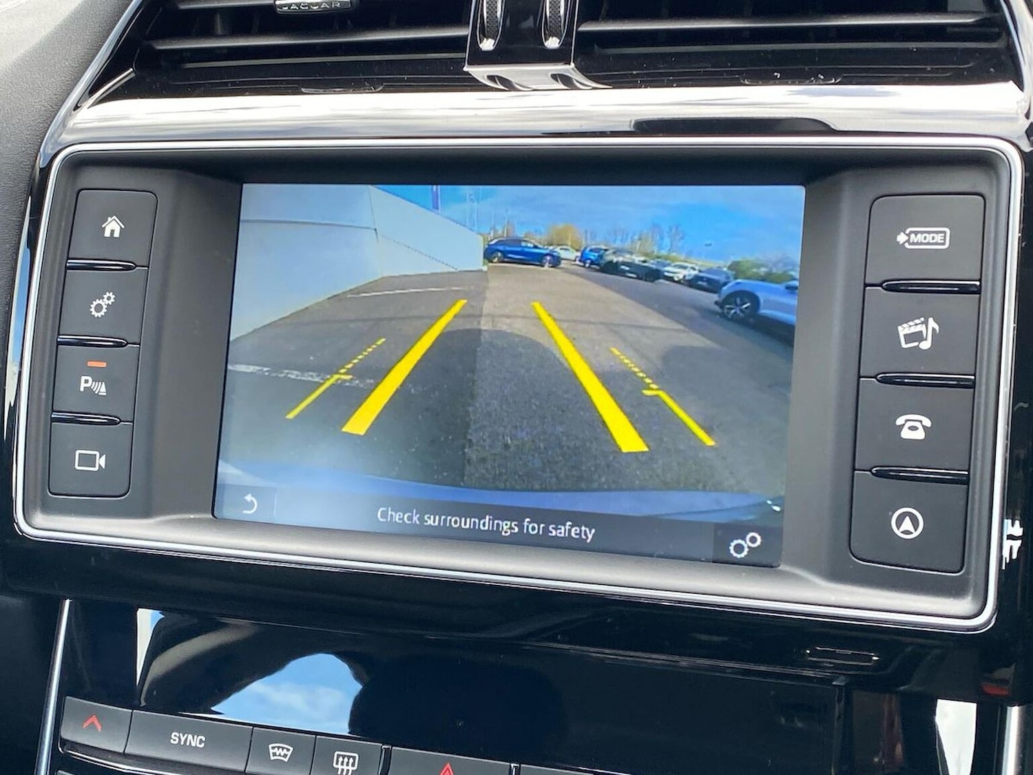 Used Jaguar XE 2016 for sale - 78195932: Photo 23