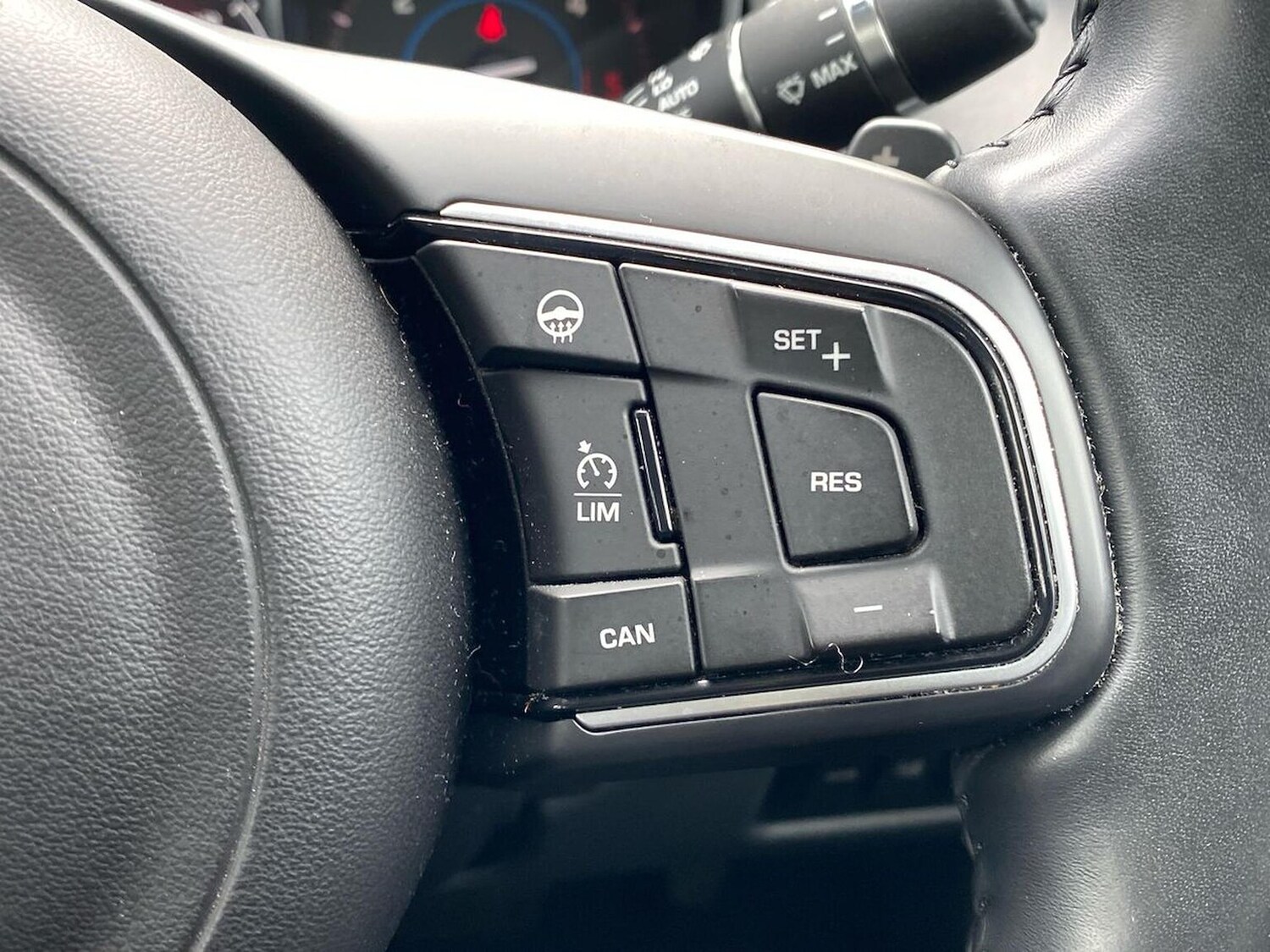 Used Jaguar XE 2016 for sale - 78195932: Photo 26