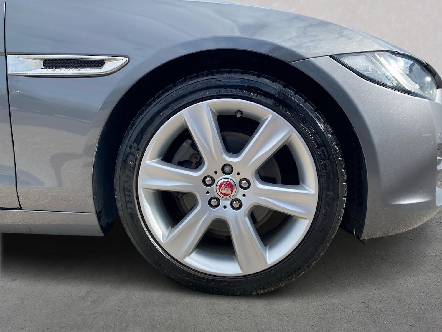 Used Jaguar XE 2016 for sale - 78195932: Photo 6