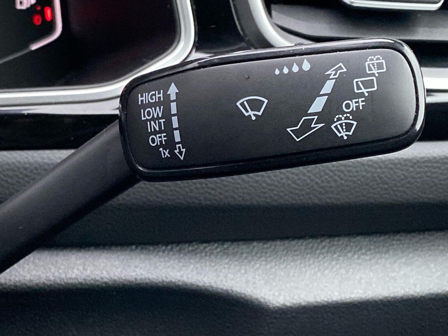 Used Volkswagen T-Roc 2023 for sale - 76821753: Photo 28