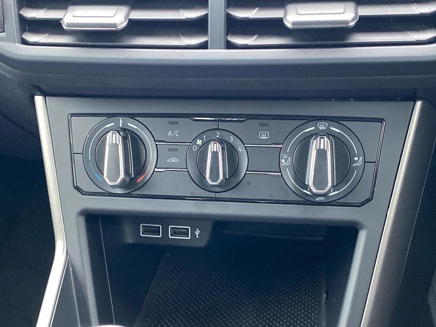 Used Volkswagen Polo 2019 for sale - 76809408: Photo 12