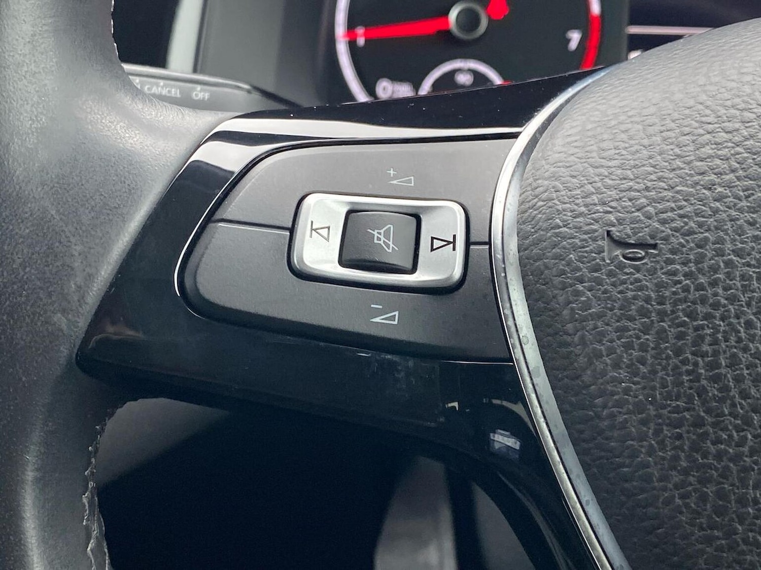 Used Volkswagen Polo 2019 for sale - 76809408: Photo 25