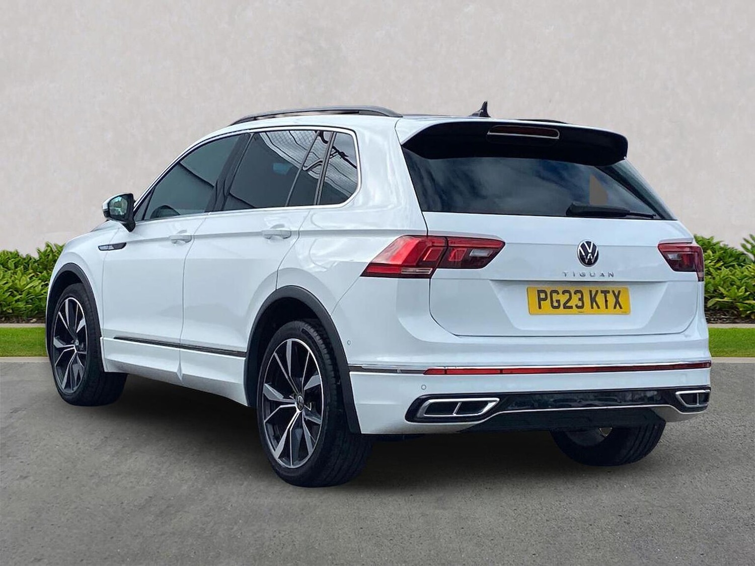 Used Volkswagen Tiguan 2023 for sale - 76357931: Photo 2