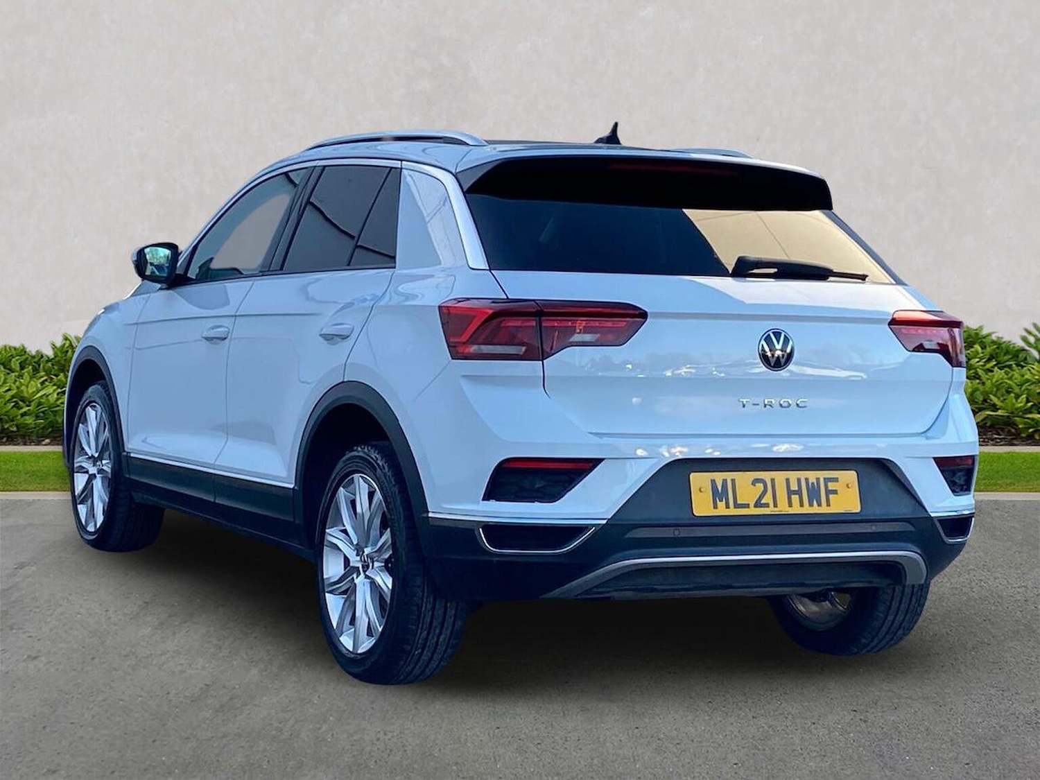 Used Volkswagen T-Roc 2021 for sale - 76699540: Photo 2