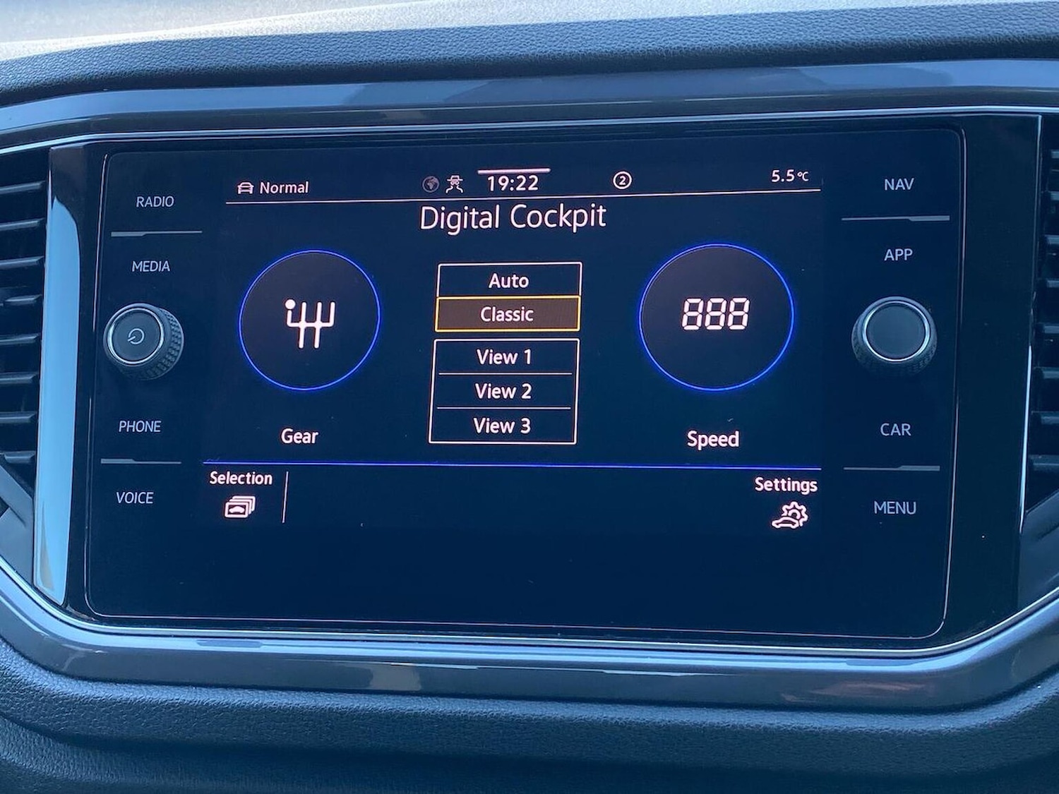 Used Volkswagen T-Roc 2021 for sale - 76699540: Photo 25