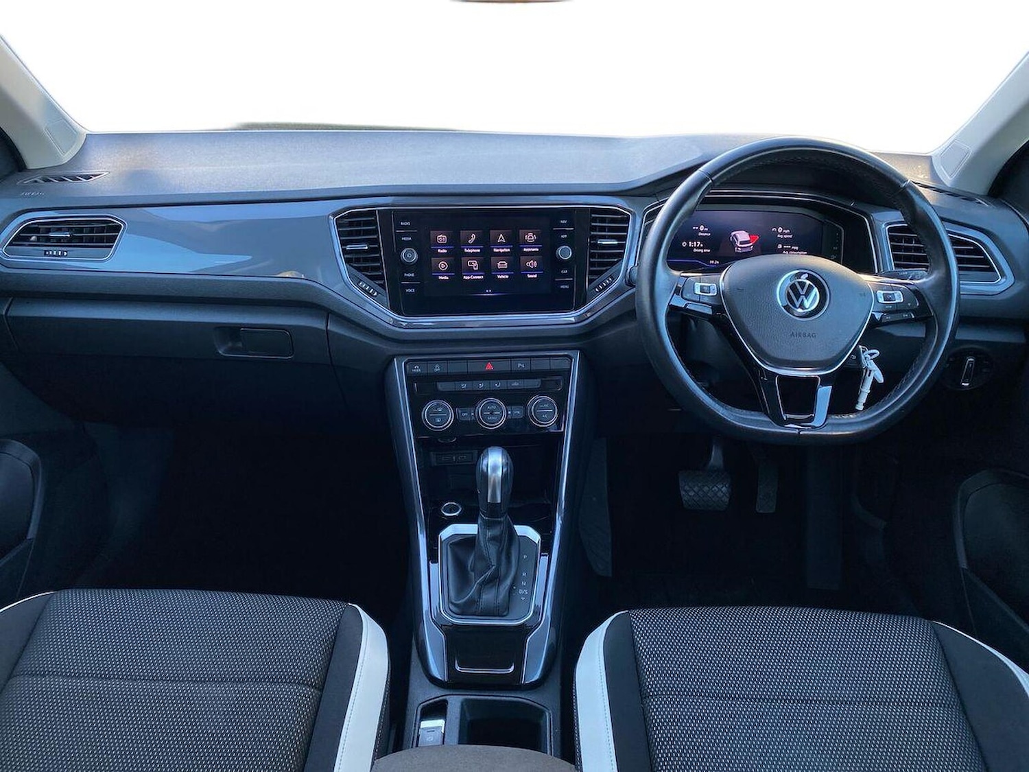 Used Volkswagen T-Roc 2021 for sale - 76699540: Photo 8