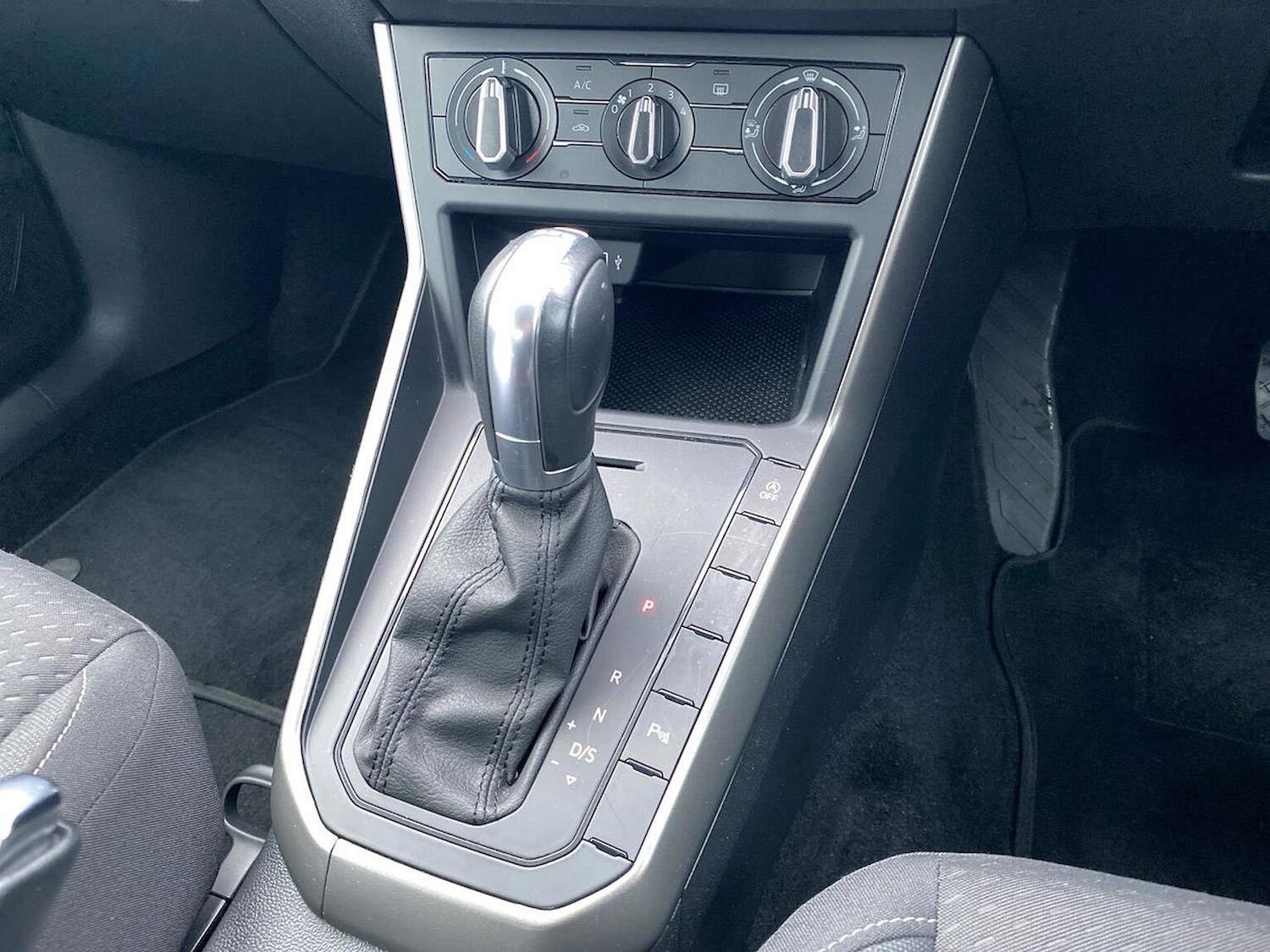 Used Volkswagen Polo 2019 for sale - 76477331: Photo 13