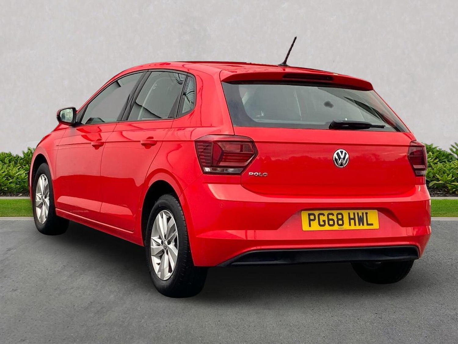 Used Volkswagen Polo 2019 for sale - 76477331: Photo 2