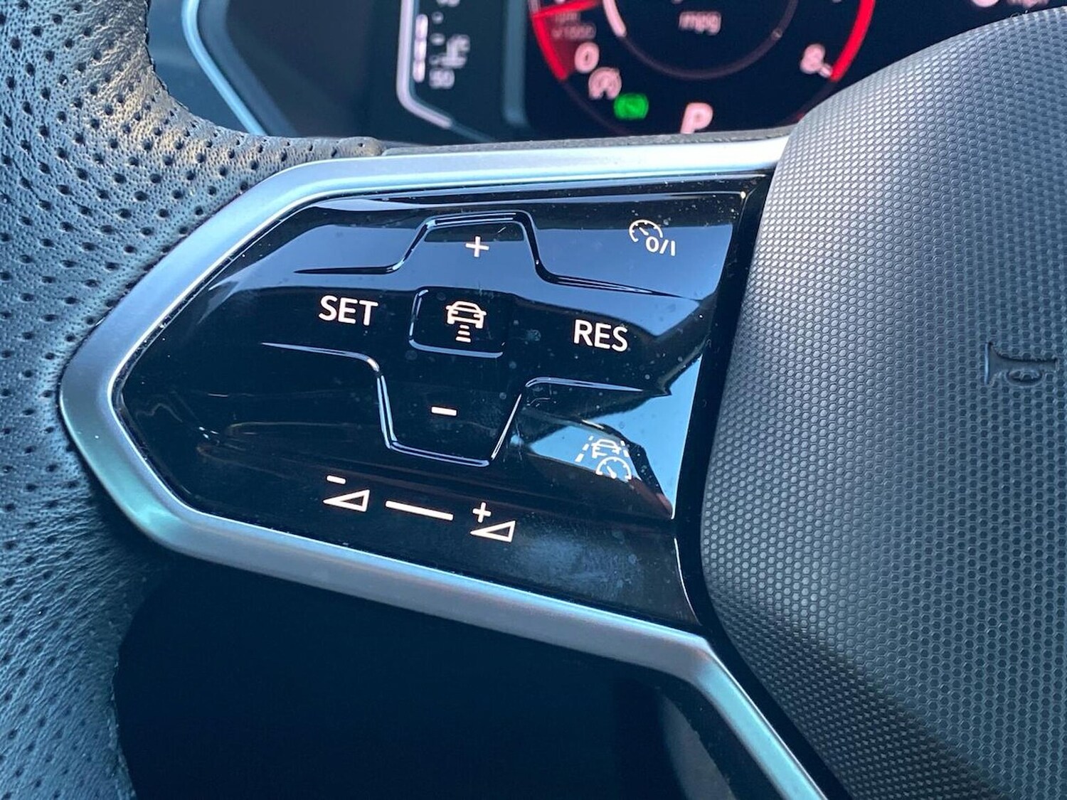 Used Volkswagen Tiguan 2020 for sale - 76600141: Photo 27