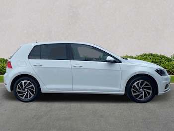 Used Volkswagen Golf 2019 for sale - 76445966: Photo