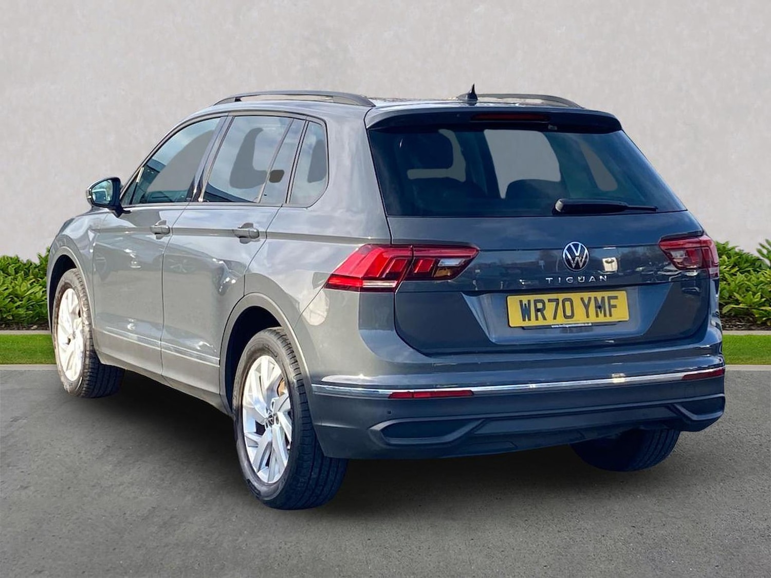 Used Volkswagen Tiguan 2020 for sale - 77603743: Photo 2