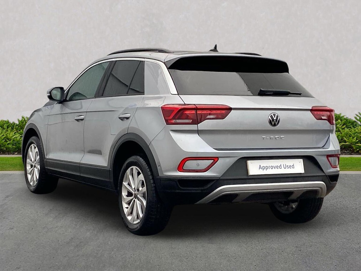 Used Volkswagen T-Roc 2025 for sale - 76263244: Photo 2