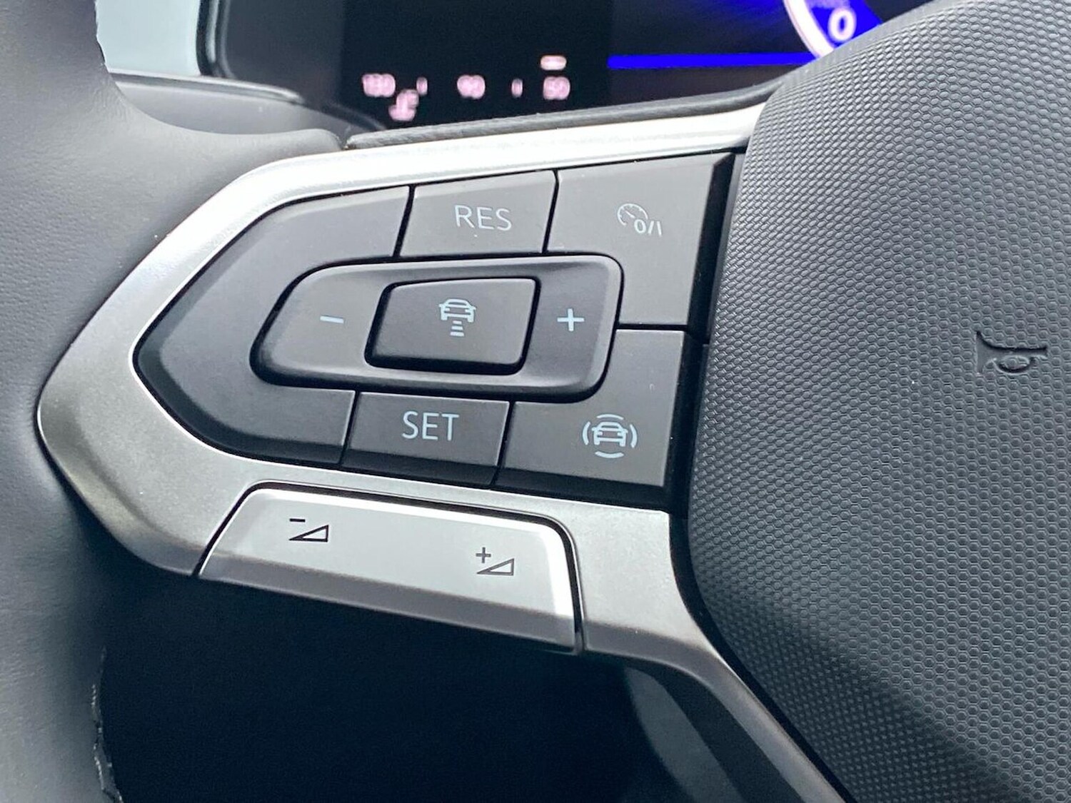 Used Volkswagen T-Roc 2025 for sale - 76263244: Photo 26