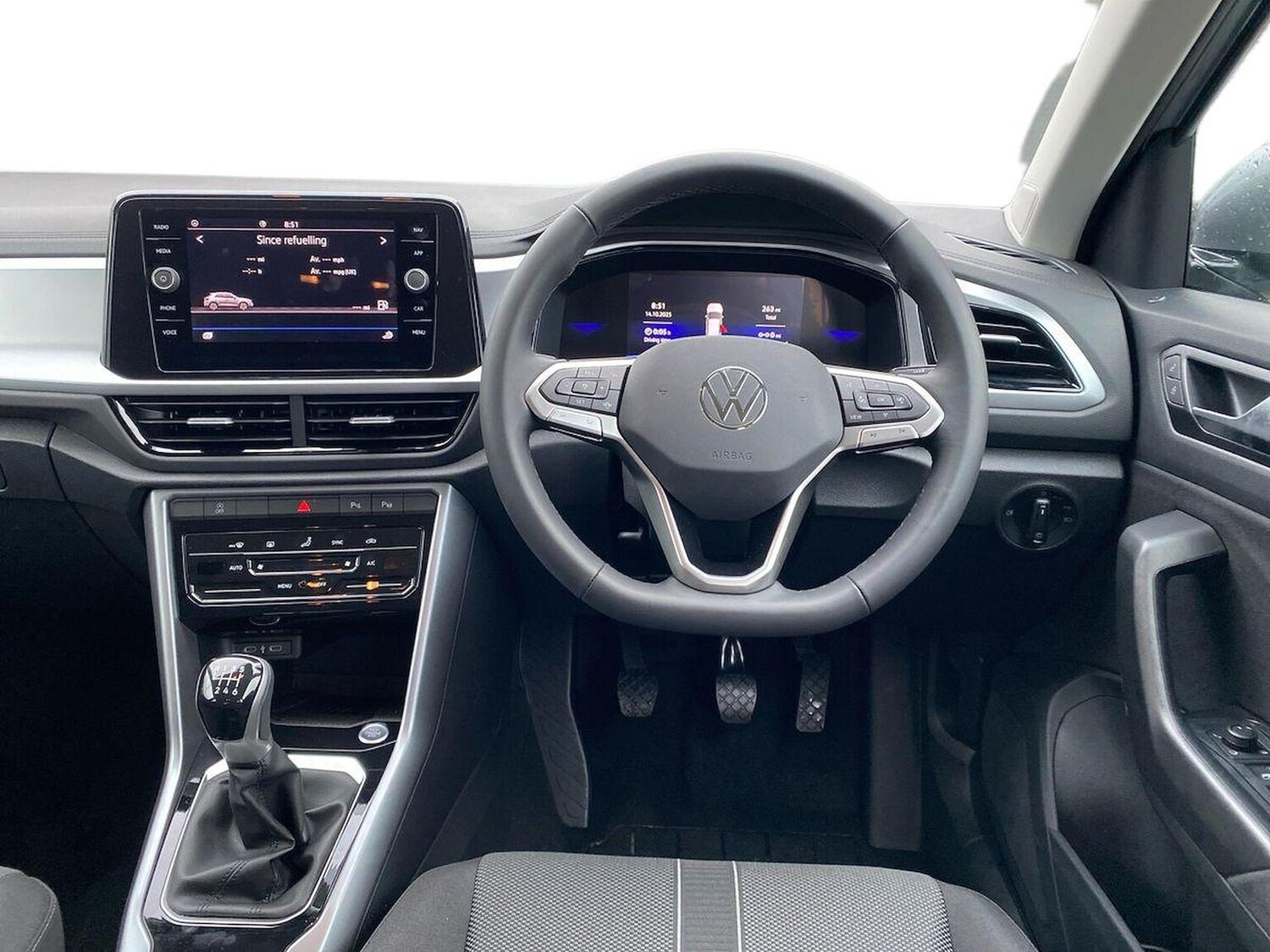 Used Volkswagen T-Roc 2025 for sale - 76263244: Photo 9