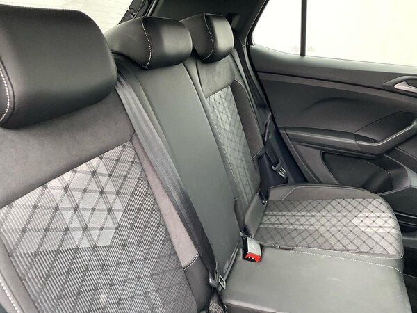 Used Volkswagen T-Cross 2024 for sale - 76264430: Photo 16