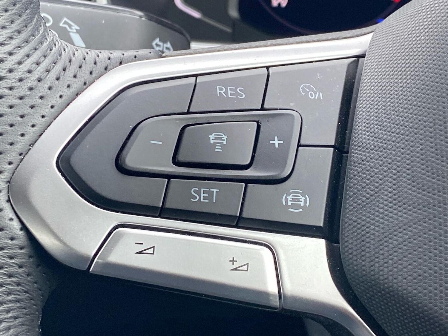 Used Volkswagen T-Roc 2025 for sale - 78195907: Photo 27