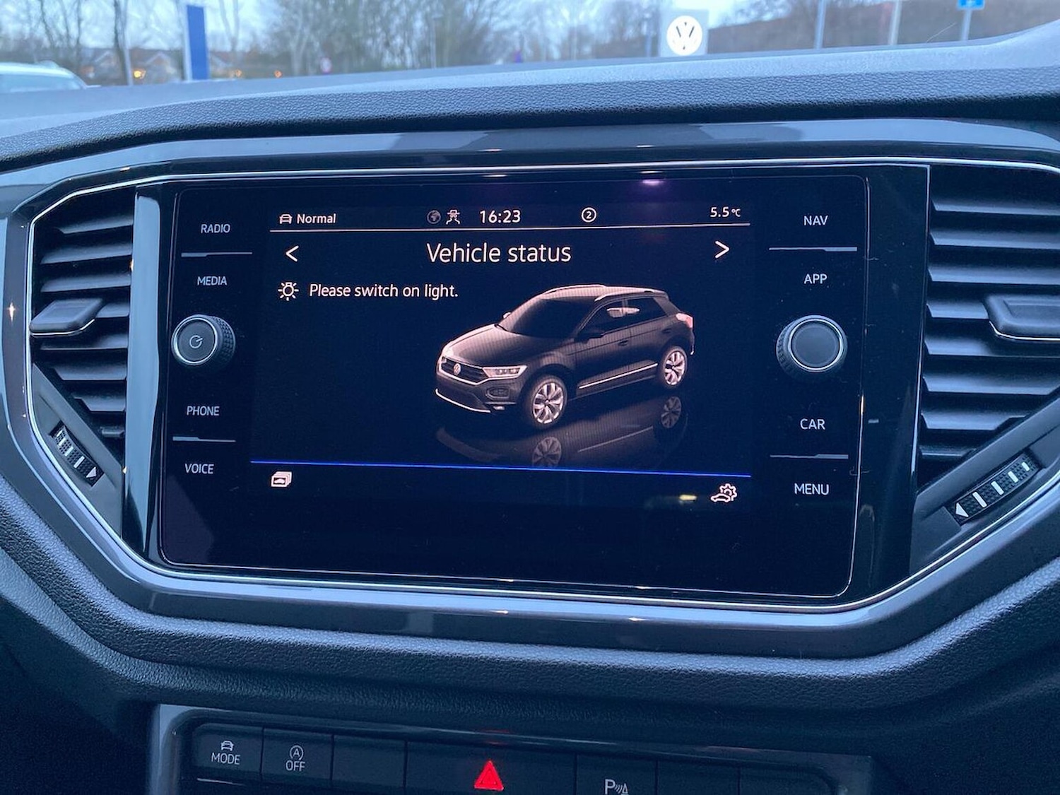 Used Volkswagen T-Roc 2021 for sale - 77687971: Photo 25