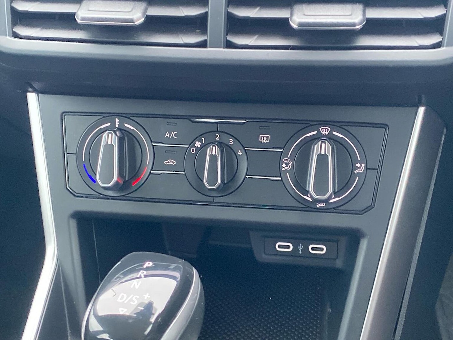 Used Volkswagen Polo 2024 for sale - 76725935: Photo 12