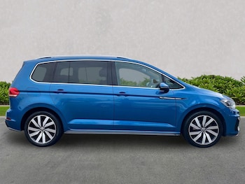 Used Volkswagen Touran 2020 for sale - 77759340: Photo