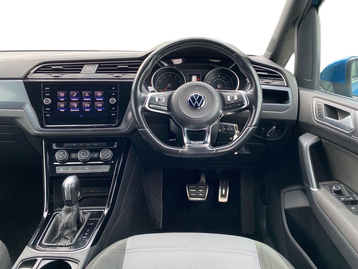 Used Volkswagen Touran 2020 for sale - 77759340: Photo 9