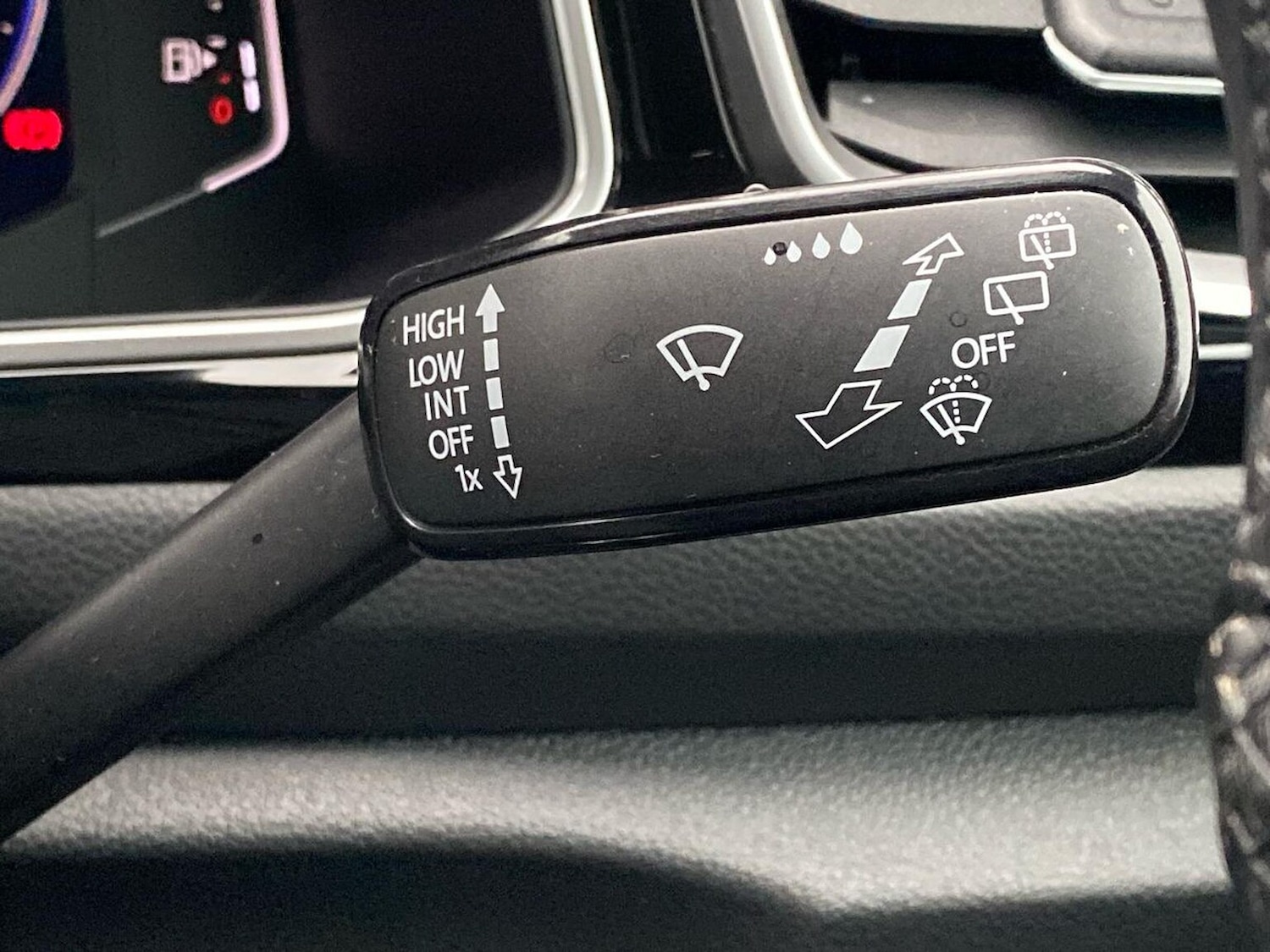 Used Volkswagen T-Roc 2022 for sale - 76455322: Photo 28