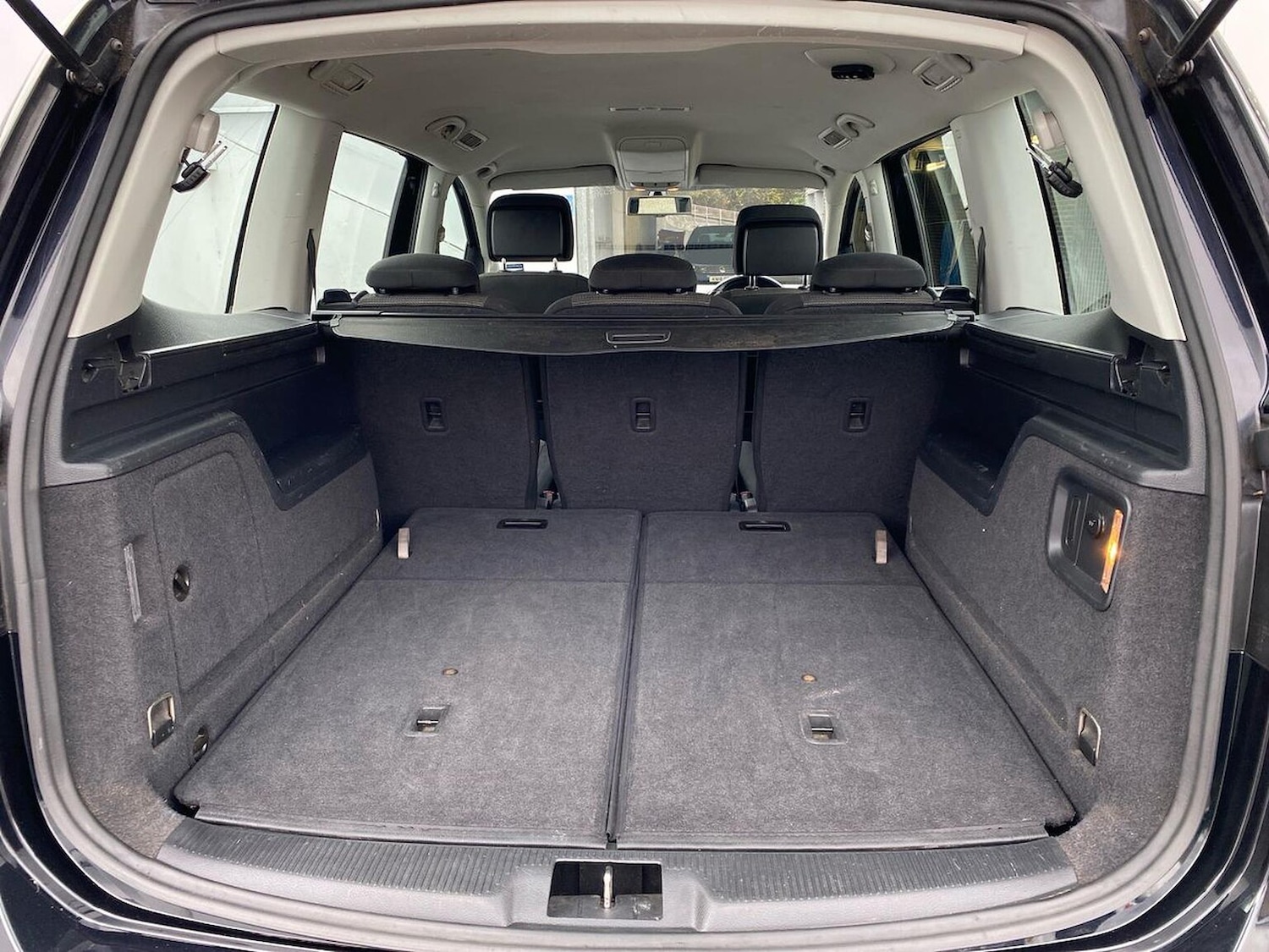 Used Volkswagen Sharan 2013 for sale - 76583214: Photo 17