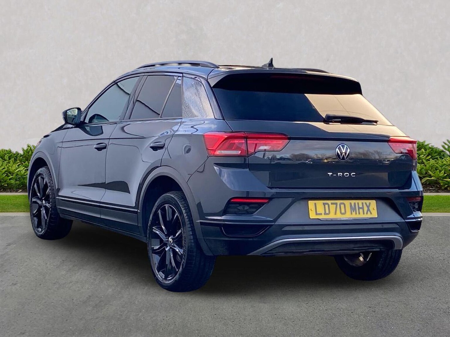 Used Volkswagen T-Roc 2020 for sale - 76794901: Photo 2