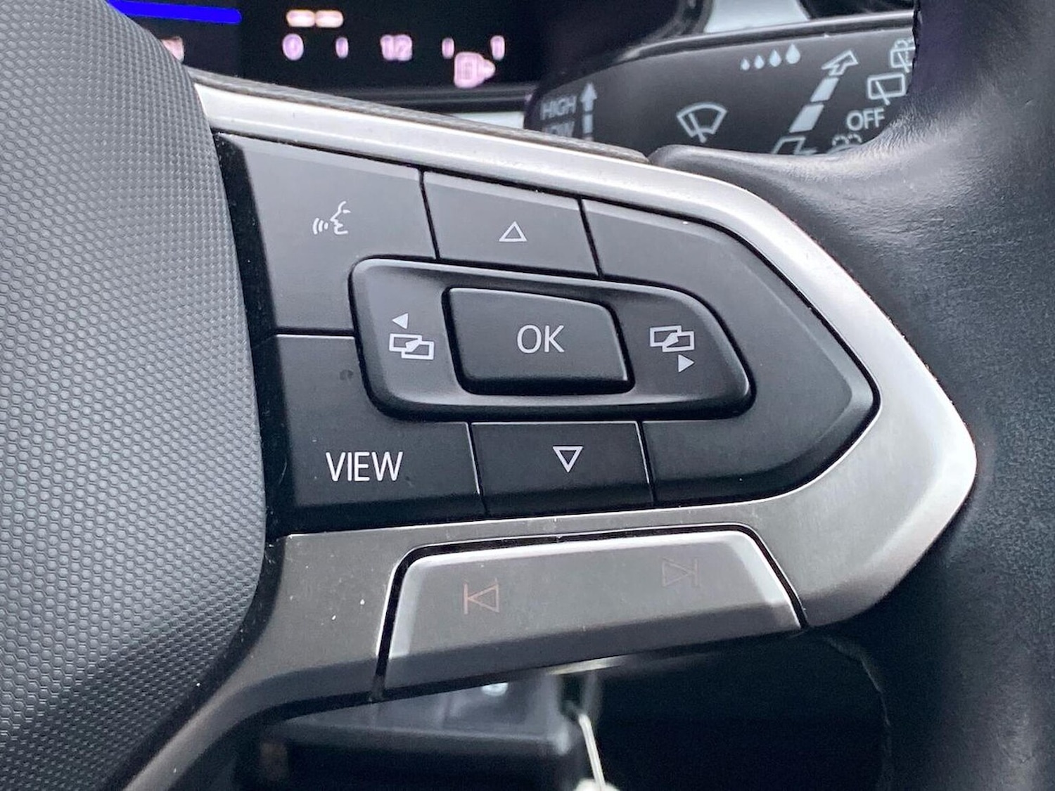 Used Volkswagen T-Roc 2023 for sale - 76821743: Photo 25