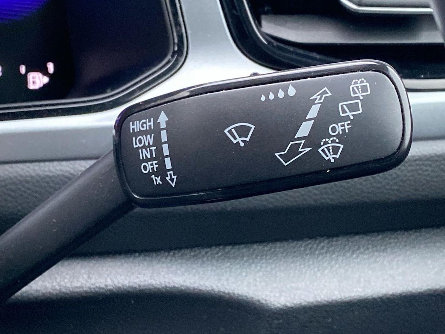 Used Volkswagen T-Roc 2023 for sale - 76821743: Photo 27