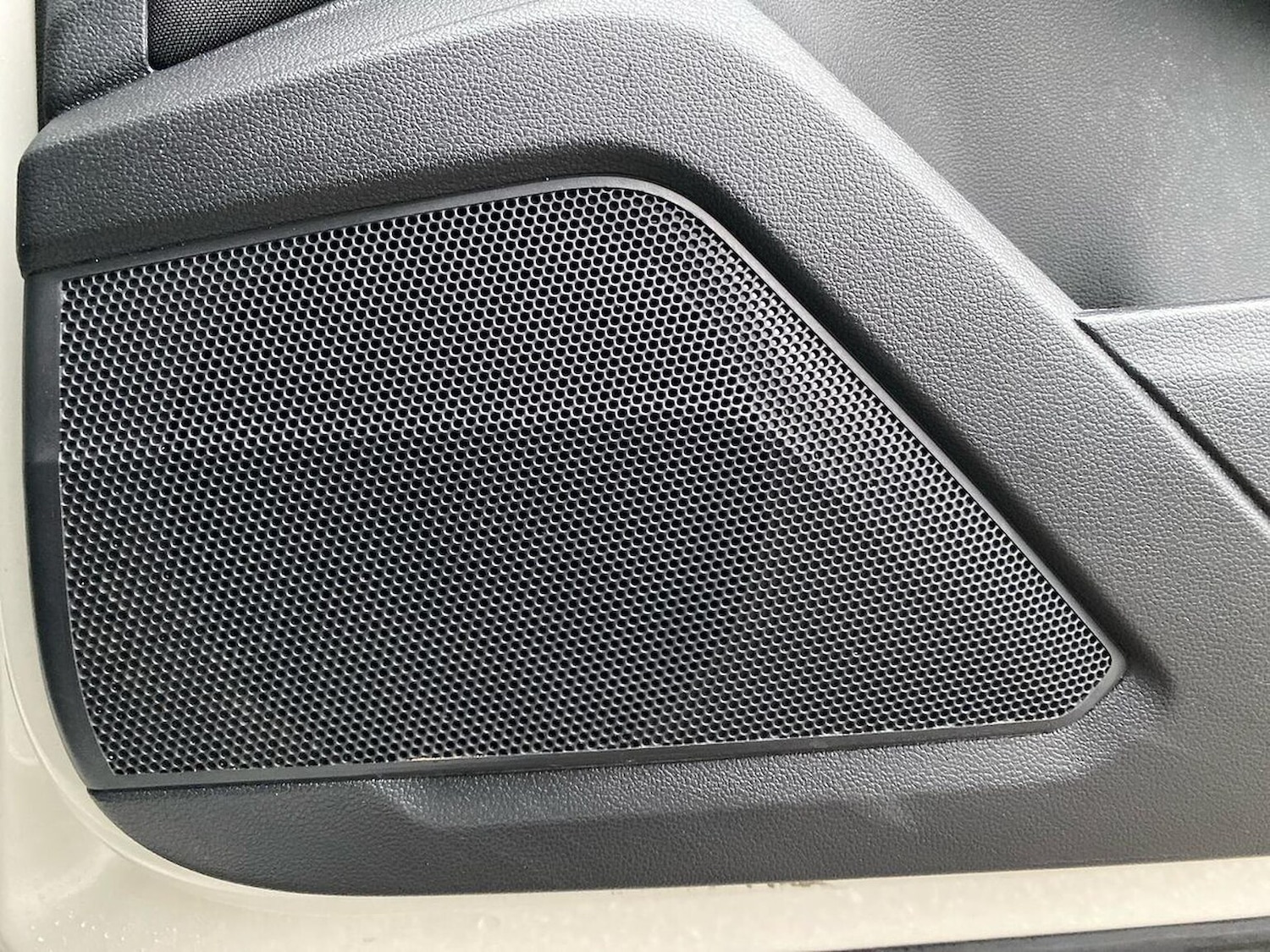 Used Volkswagen T-Roc 2023 for sale - 76821743: Photo 29