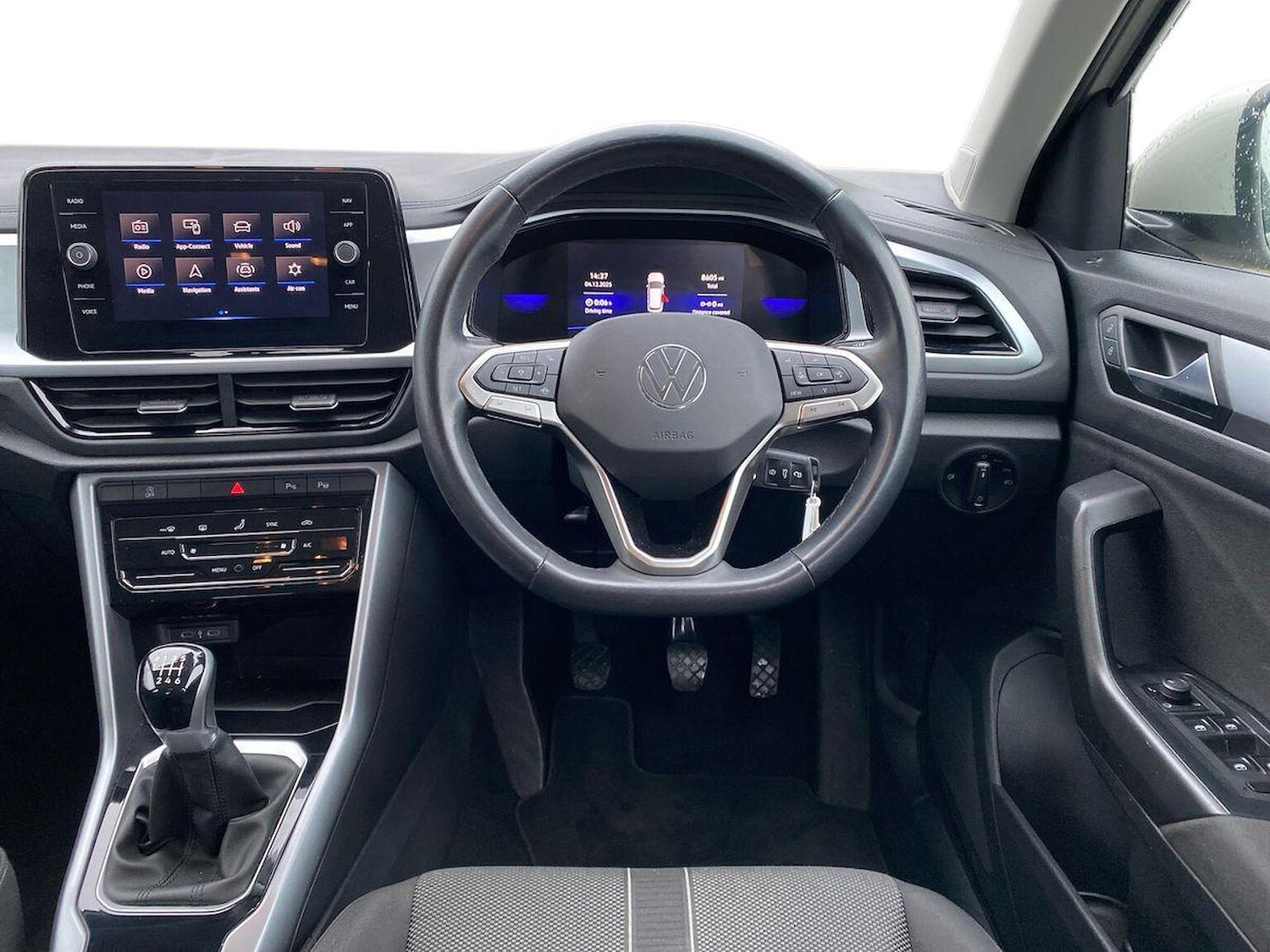 Used Volkswagen T-Roc 2023 for sale - 76821743: Photo 9