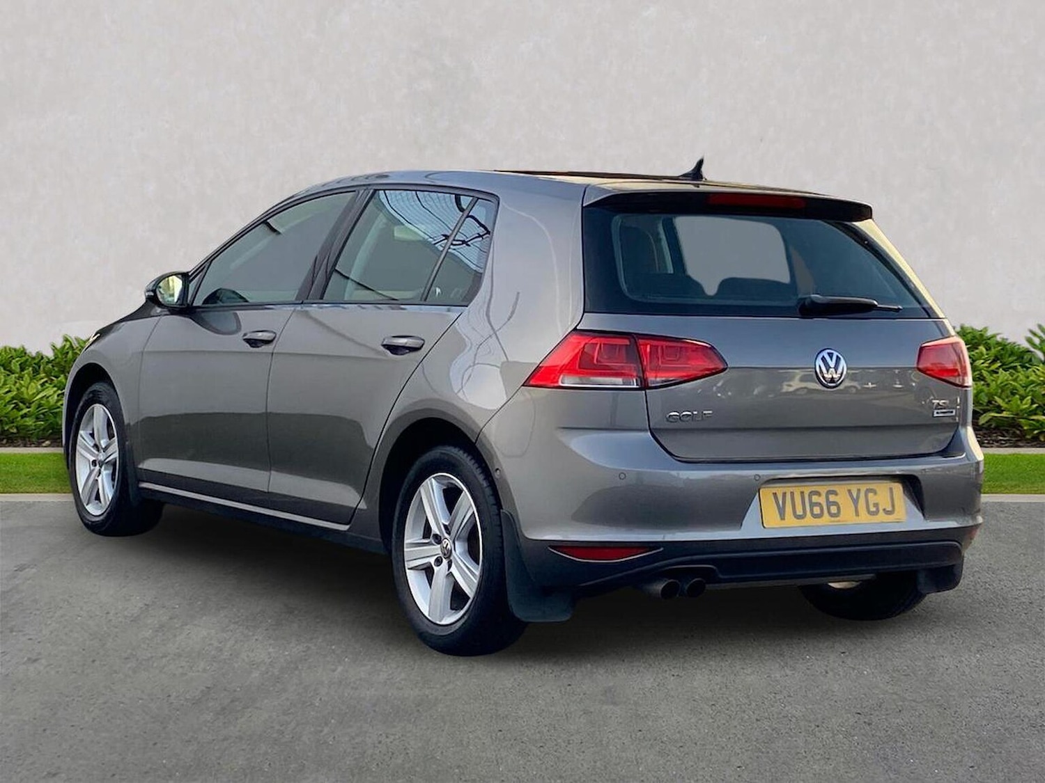 Used Volkswagen Golf 2016 for sale - 76504958: Photo 2