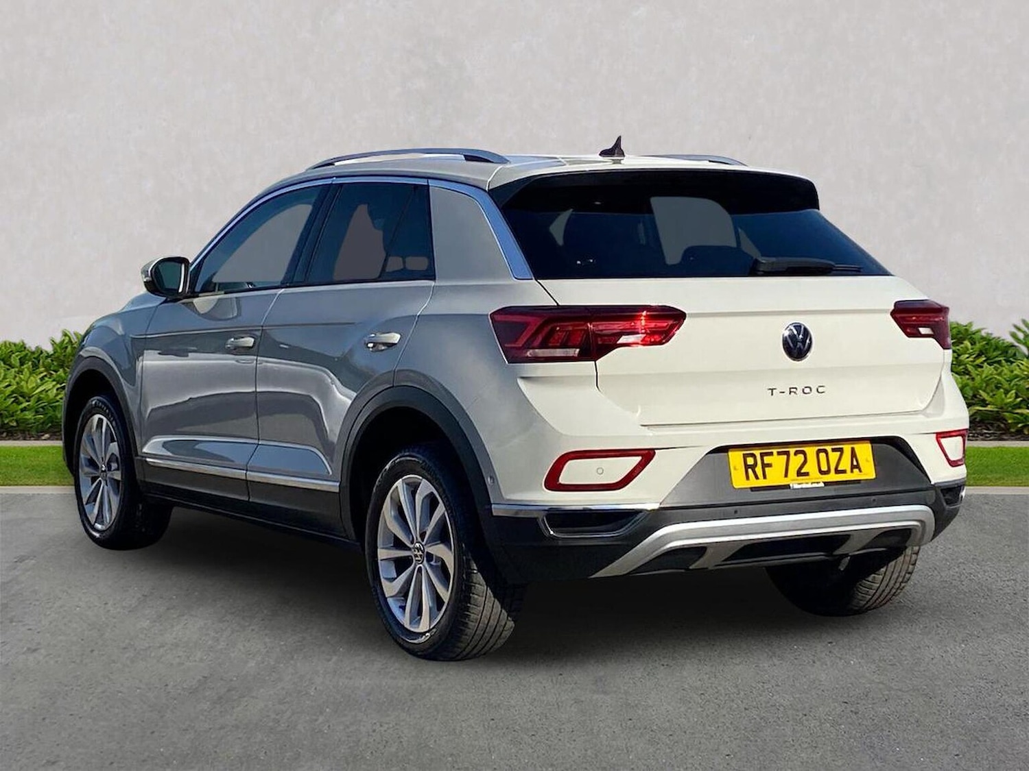 Used Volkswagen T-Roc 2023 for sale - 78195923: Photo 2