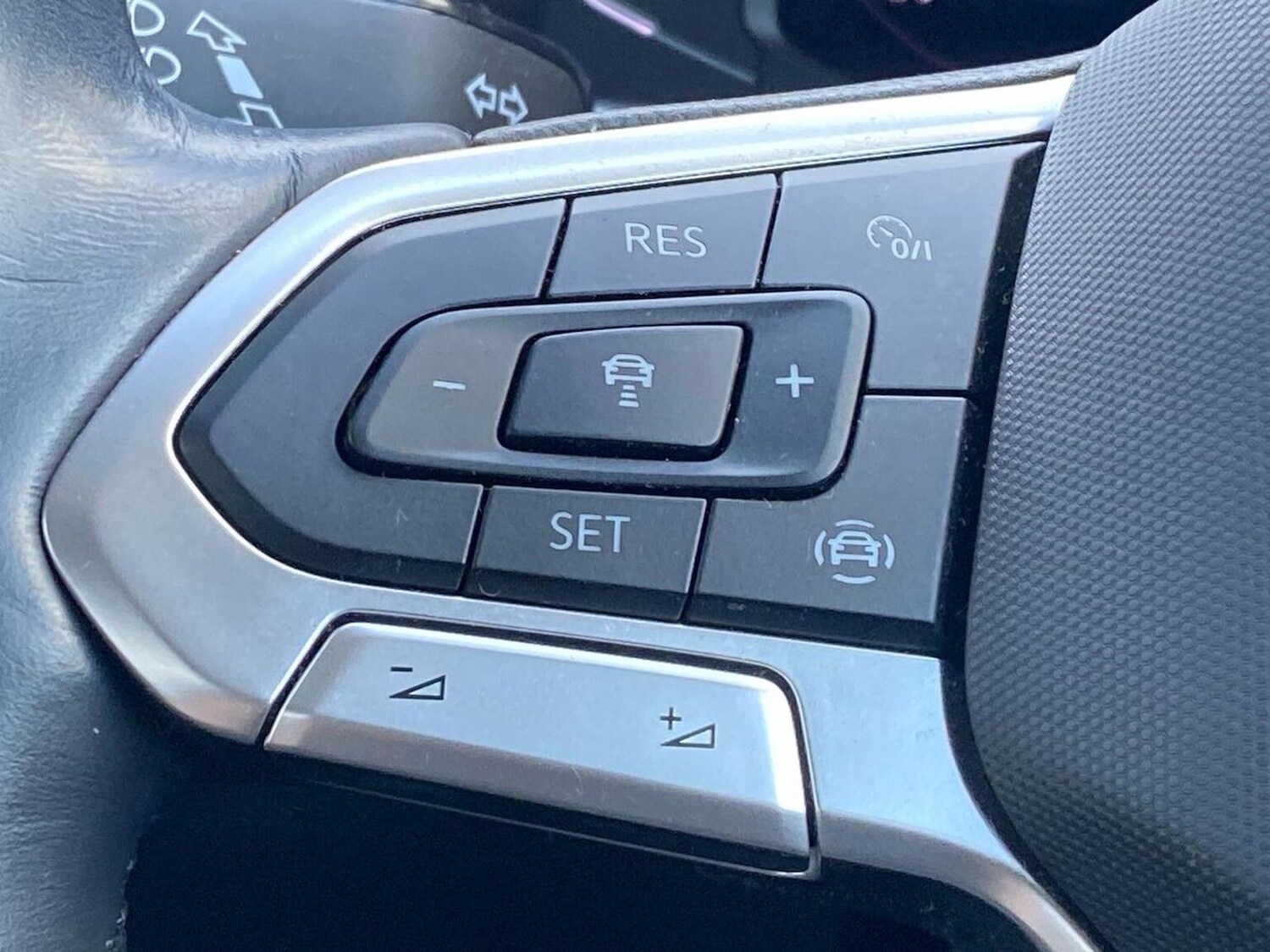 Used Volkswagen T-Roc 2023 for sale - 78195923: Photo 27